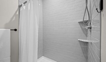 2220 Suncrest Dr, Ames, IA 50014