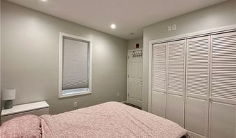 29 Ann St 3, Newport, RI 02840