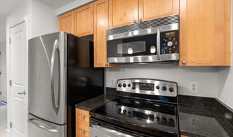 2001 15TH St N 813, Arlington, VA 22201