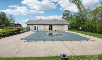 22 Rotunda Cir, Asheville, NC 28806