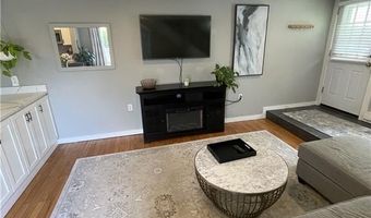 16 Dudley Ave 6, Newport, RI 02840