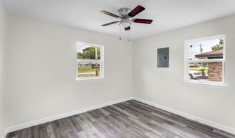 2223 Popps Ferry Rd, Biloxi, MS 39532