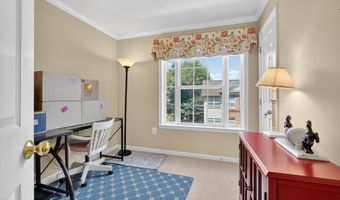 2411 GORGAS Pl, Alexandria, VA 22311
