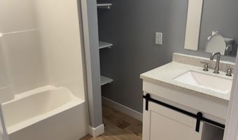 633 N E St, Albia, IA 52531