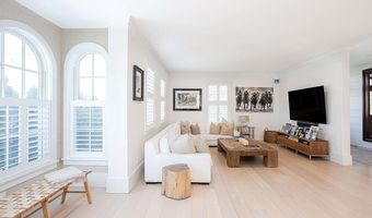 23 Catherine St, Newport, RI 02840