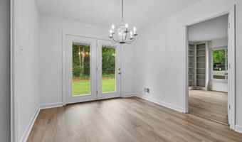 1811 Hobkirk Ct, Camden, SC 29020