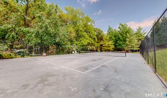 14 Woodcrest Ln 14, Danbury, CT 06810