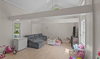 1345 Tarkiln Rd, Burrillville, RI 02830