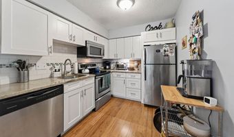105 Peddlars Dr 105, Branford, CT 06405