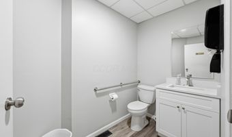 1287 Worthington Woods Blvd, Columbus, OH 43085