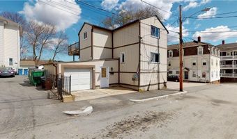 44 Division St, Lincoln, RI 02838