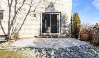 701 E LONGVIEW Dr, Appleton, WI 54911