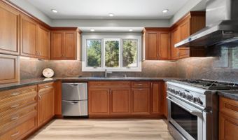 1880 Trout Gulch Rd, Aptos, CA 95003