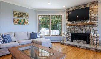 170 W Beach Rd, Charlestown, RI 02813