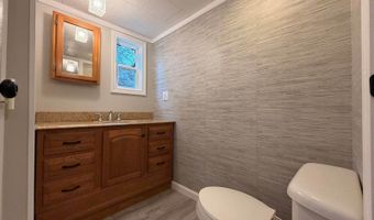 48 Bushey St, Ashland, ME 04732