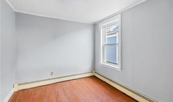 694 Hope St, Bristol, RI 02809