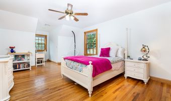 40 Old Bridge Rd, Brookfield, CT 06804