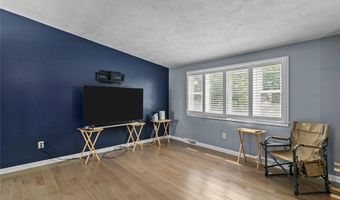 162 Pine St, Warwick, RI 02888