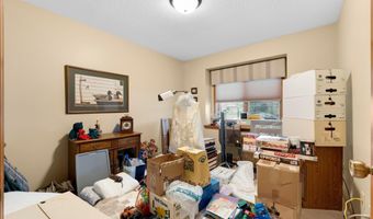 1114 Packard PL Pl, Auburn, IN 46706