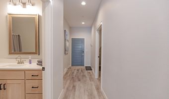570 Linden Dr. 204, Arnolds Park, IA 51331
