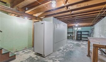 109 W Shore Dr, Coventry, RI 02816