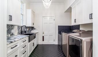 2736 GEORGES Ln, Alexandria, LA 71301