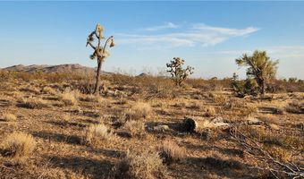 2204 S Six Shooter Rd, Yucca, AZ 86438