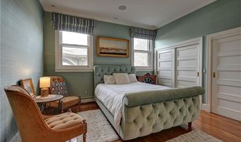 127 Harrison Ave 2, Newport, RI 02840
