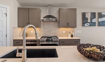 4012 SADDLEBACK Ln, Cheyenne, WY 82001
