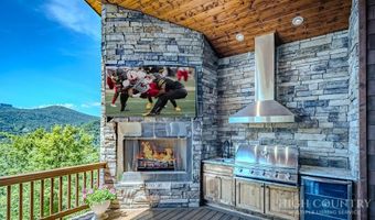534 Farm Loop Rd, Banner Elk, NC 28604