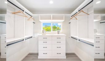 368 S Kalaheo Ave, Kailua, HI 96734