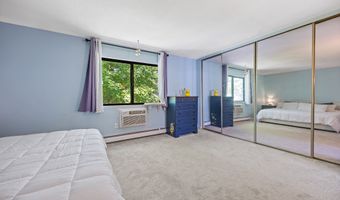 7 Sutton Pl 7, Bloomfield, CT 06002