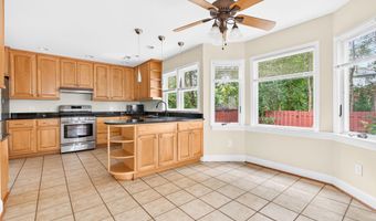 4705 22ND St N, Arlington, VA 22207