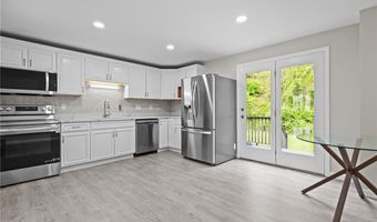 47 Morgan Ave 29, Johnston, RI 02919