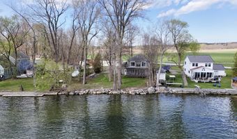 23 Mud Pt S, Alburgh, VT 05440