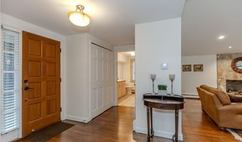 7 White Birch Rd, Cranston, RI 02920
