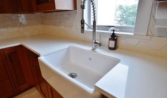 19 W 32ND St 1, Bayonne, NJ 07002