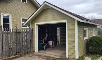 215 W Pleasant St, Angola, IN 46703