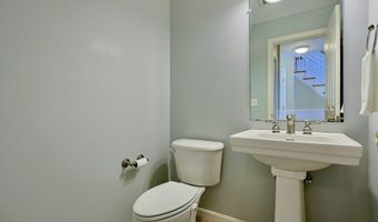 8 Pilgrim Rd, Ashland, MA 01721