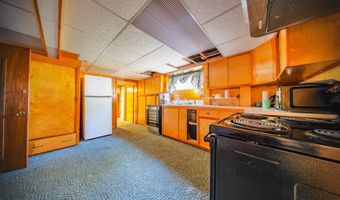 25 Eighth St, Auburn, ME 04210