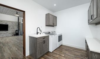 6172 Hellner Rd, Ann Arbor, MI 48105