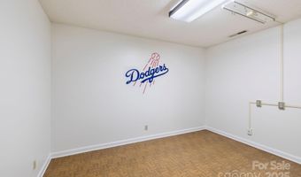 204 Woodfield Dr, Asheville, NC 28803
