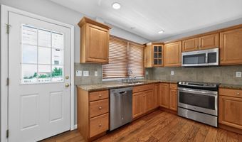 10 Seeley St, Danbury, CT 06810