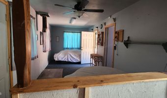 200 Cathedral Vly, Ash Fork, AZ 86320