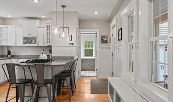 259 Middle Rd, Falmouth, ME 04105