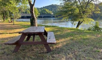1148 Riverbend Club Dr SE, Atlanta, GA 30339