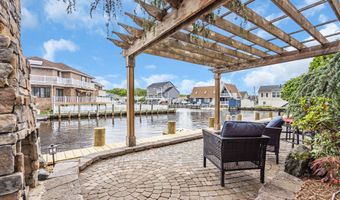 221 Magnolia Dr, Bayville, NJ 08721