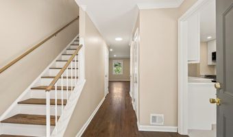 7602 WESTLAKE Ter 19, Bethesda, MD 20817
