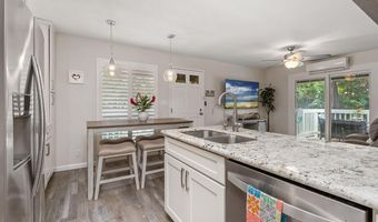 140 UWAPO Rd 58-204, Kihei, HI 96753