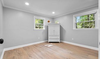 8605 ARDFOUR Ln, Annandale, VA 22003